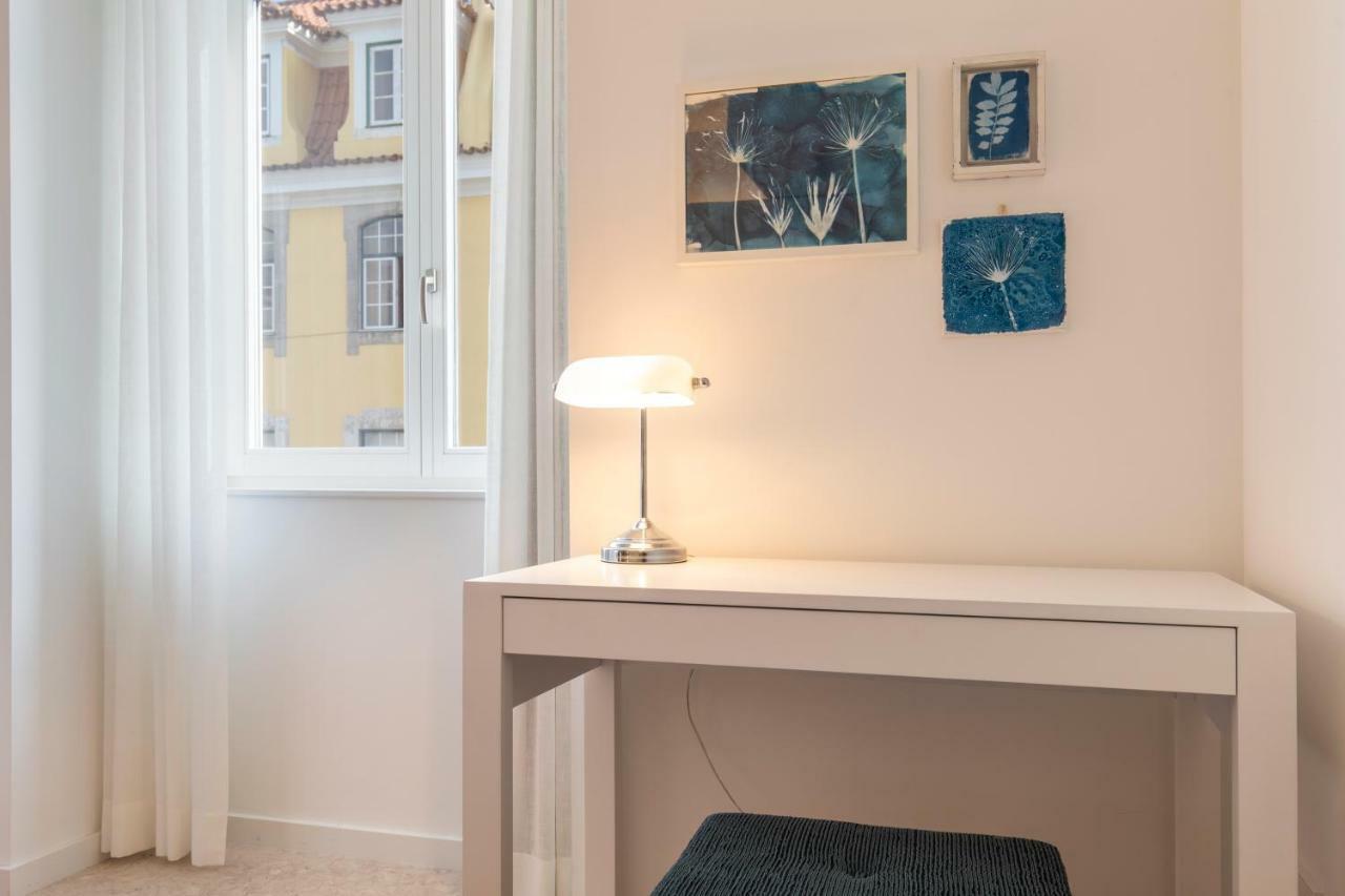Trendy & Classic 2Bedroom Apartment Lisbon Bagian luar foto